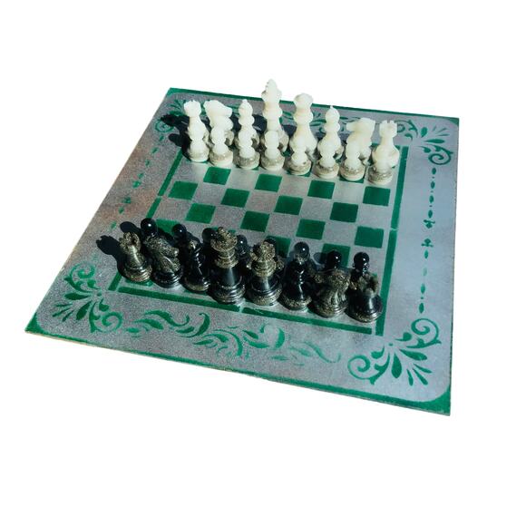 Chess Set - Green Silver - Picture 1 of 10